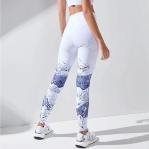 NOLI NWT S/M ASPEN LEGGING (These run small!) Label reads M.